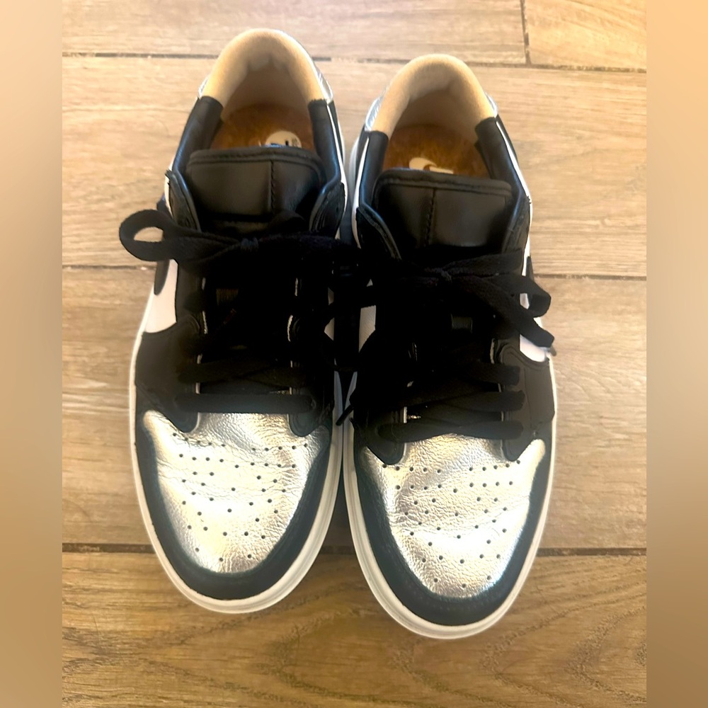 Nike Air Jordan 1 metallic